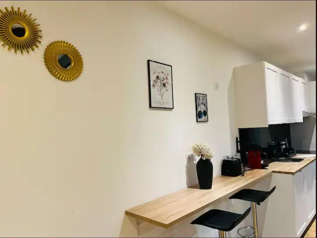 11 - 2 - 2 Sdd - 2 Wc Apartment *